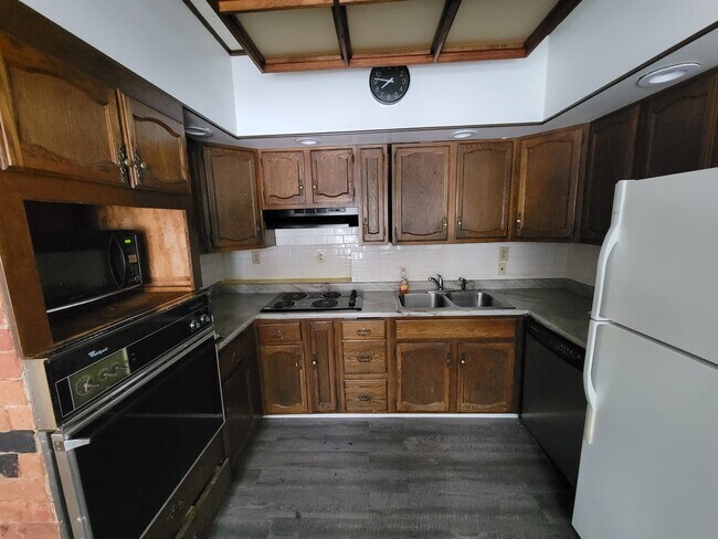 Photo - 929/931 e 6th st Unit 1