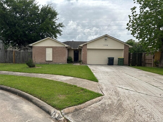 Building Photo - 1154 W Brompton Dr