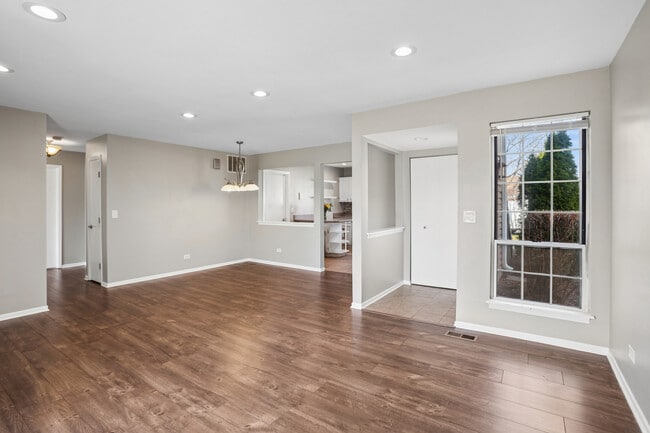 Photo - 1917 Windsong Dr