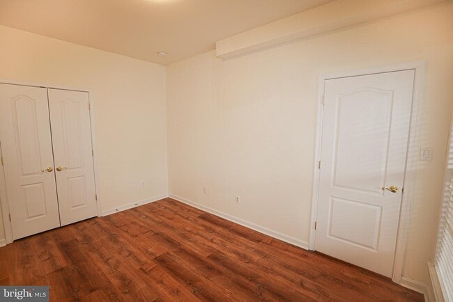 Photo - 22090 Avonworth Square