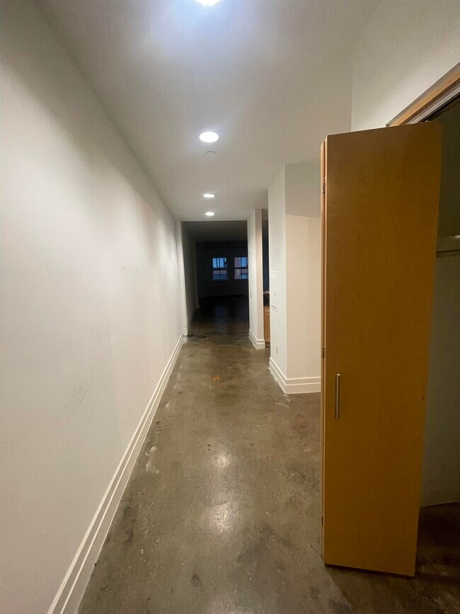 Photo - 150 Bay St Unit 911