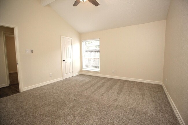 Photo - 805 Willow Creek Dr