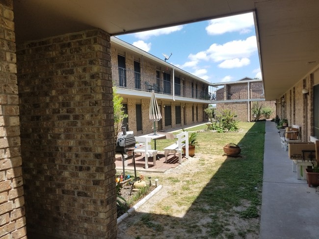Photo - Greenbriar Apartments