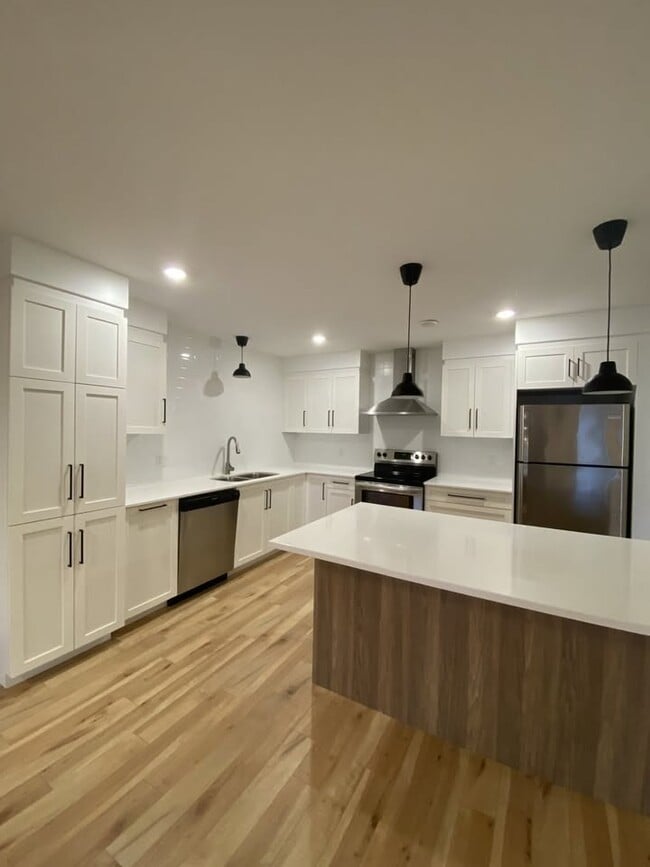 Building Photo - 25 Sifroi St Unit 6