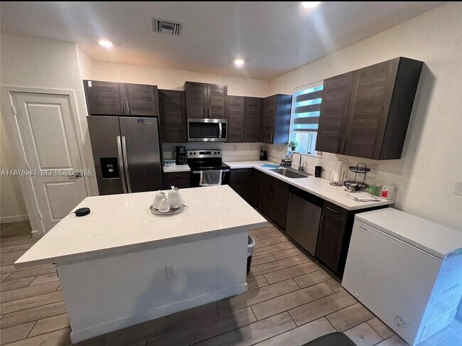 Photo - 1166 SE 23rd Ave