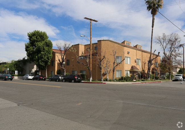 Building Photo - 5708 Tujunga Ave Rental