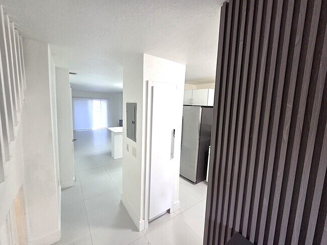 Photo - 19504 SW 103rd Ct