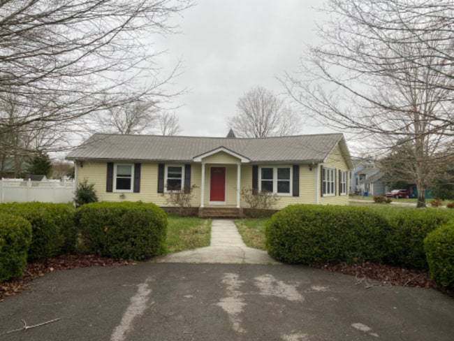 Building Photo - 391 Mortons Lake Rd Rental