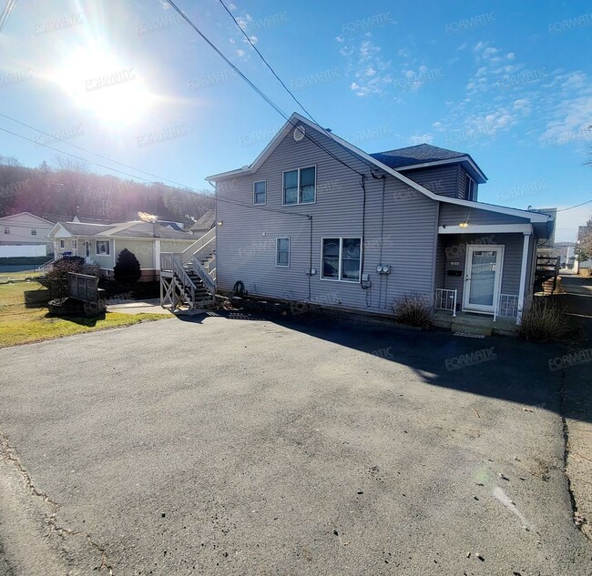 Photo - 1034 Birch St