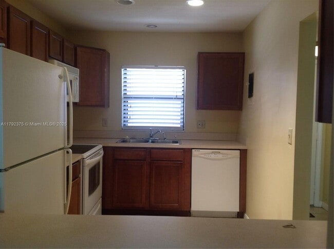 Photo - 1921 Woolbright Rd