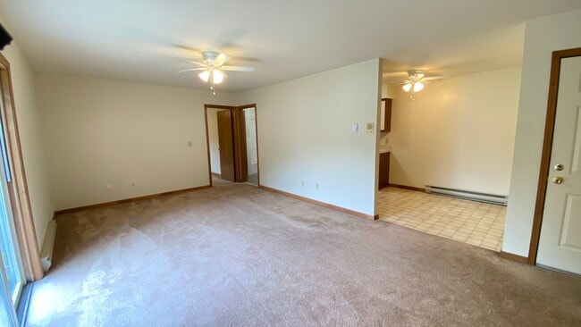 Photo - 916 Kings Rd