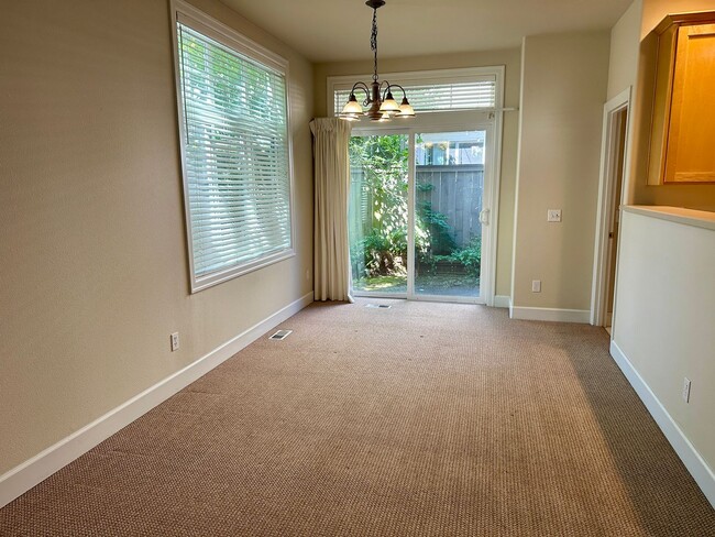 Photo - 1524-1528 Oak St Unit 1524