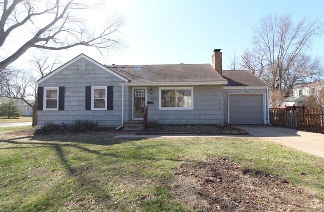 Building Photo - 2 Bedroom 1 Bath House in Mission Kansas