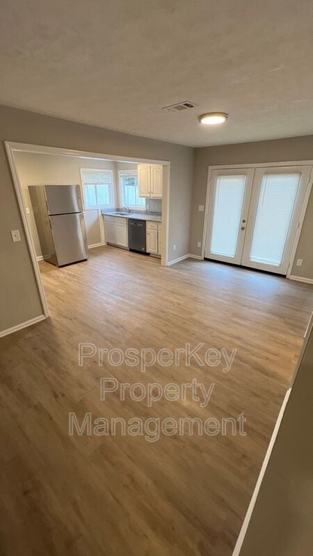 Photo - 947 Belvedere Dr