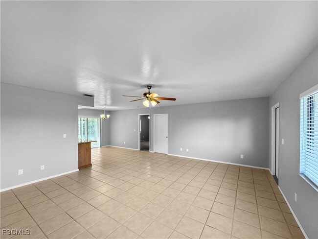 Building Photo - 133 SE 25th Ln Rental