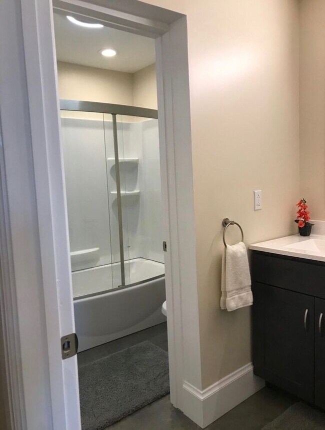 Photo - 2301 Mission St