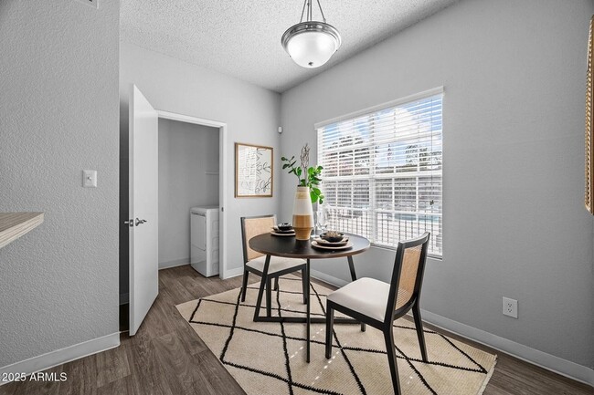 Photo - 250 S Elizabeth Way Unidad B3