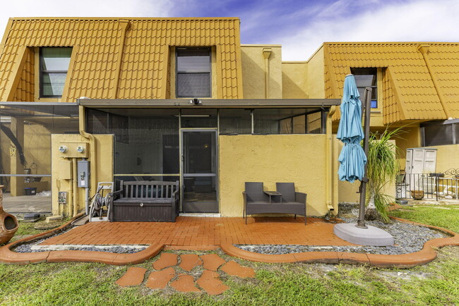 Photo - 9119 Limetree Ln Unit 169