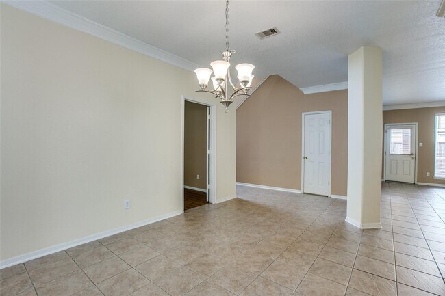Photo - 9907 Valance Way