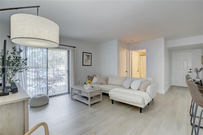 Photo - 200 Palm Cir W Unit #203