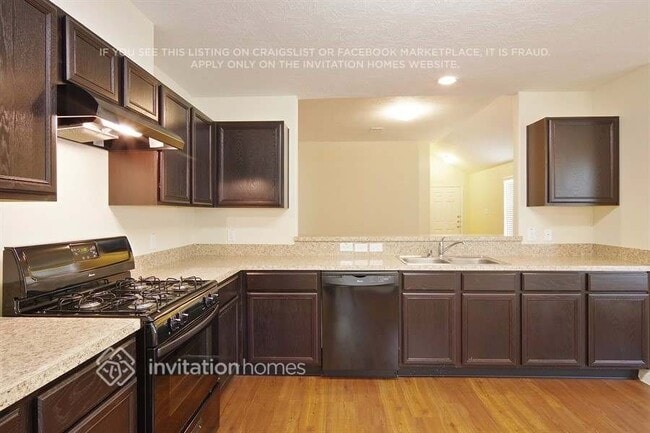 Photo - 2011 Fairwood Knolls