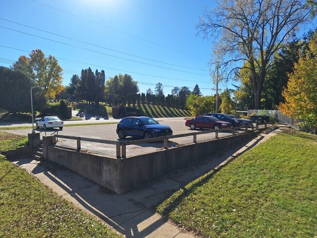 Photo - 1215 W Beckert Rd Unit Apartment #6