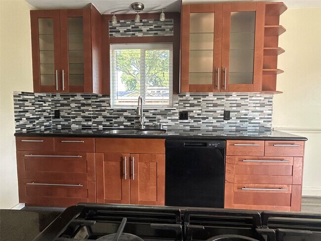 Photo - 1602 Dixie Hollow St