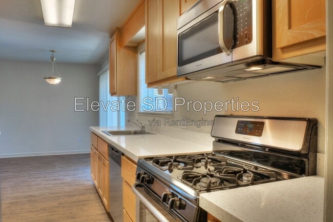 Building Photo - 2858 Grove Way