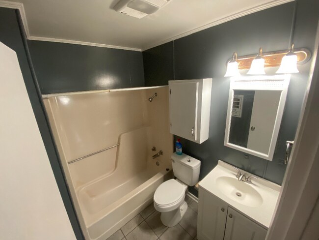 Photo - 409 Fieldcrest Dr