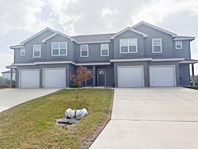 Building Photo - 135 Damon Dv