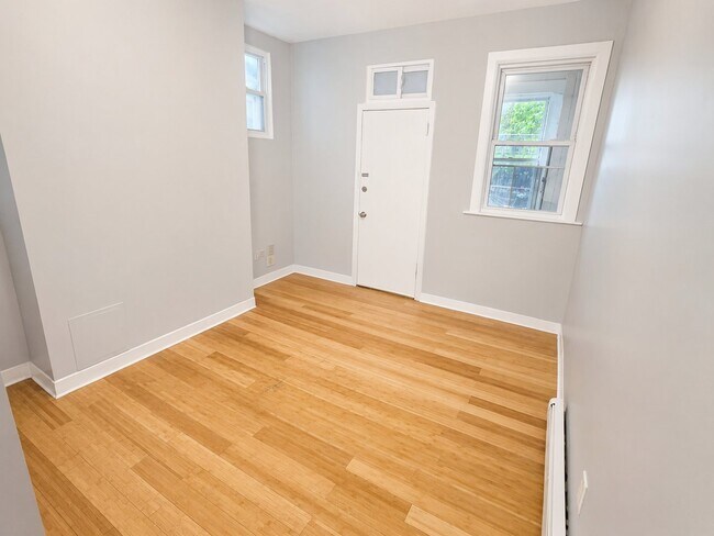 Photo - 445 Broadway Unidad 1L