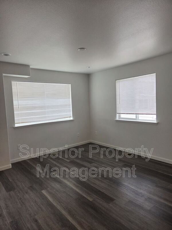 Photo - 1600 Richard Martin Dr