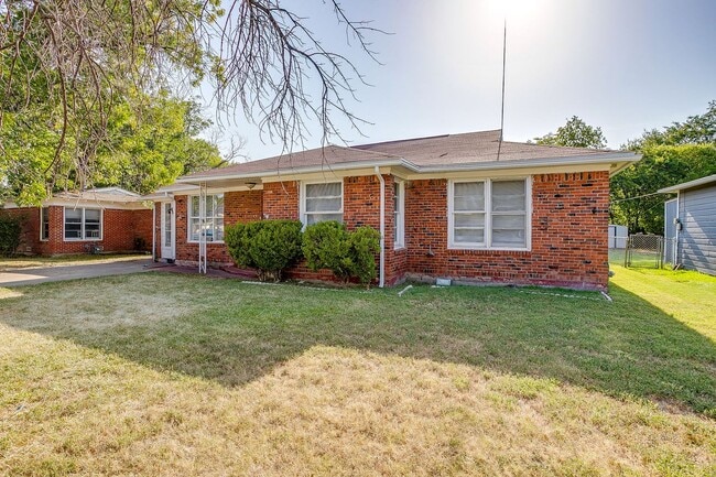 Photo - 3112 Willow Park St
