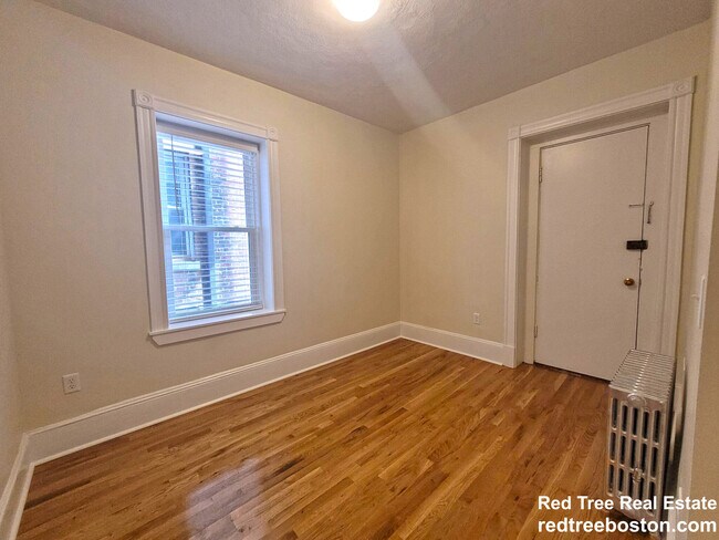 Photo - 1575 Beacon St Unit 3