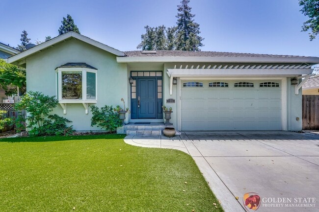 Stunning 3,278 square foot 4 Bedroom 3.5 b... - Stunning 3,278 square foot 4 Bedroom 3.5 b... House