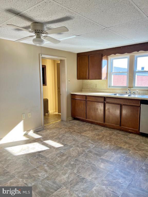 Building Photo - 10 E Main St Rental