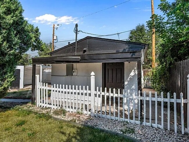 Photo - 760 Stuart St