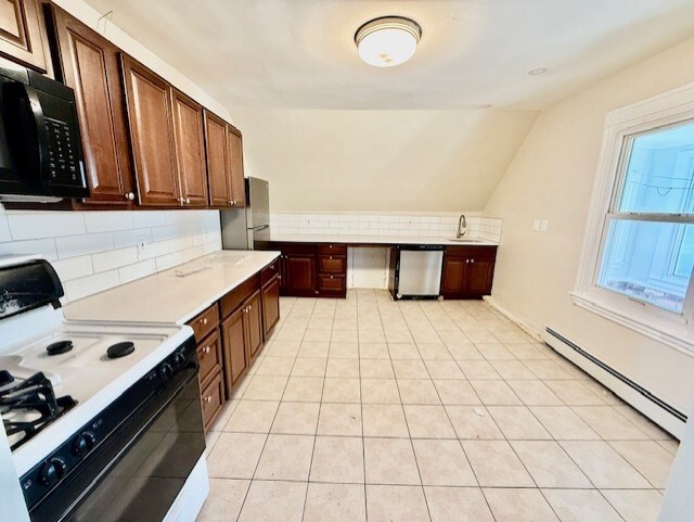 Building Photo - 10-12-12 Timothy Ave Unit 3