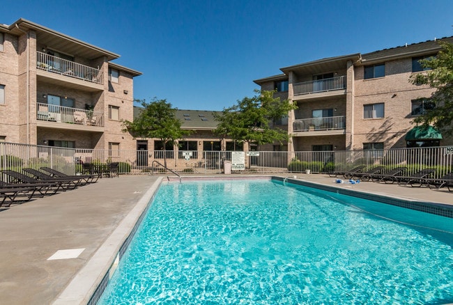 LEXINGTON ESTATES - LEXINGTON ESTATES Apartments