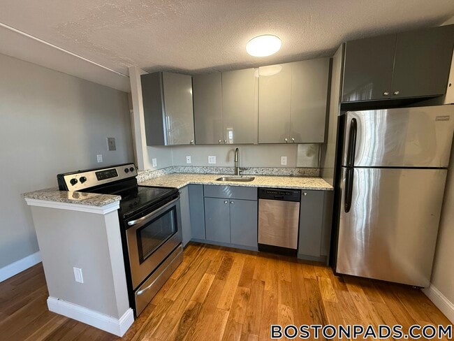 Photo - 125 Trapelo Rd Unit 33