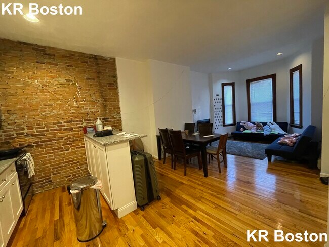 Photo - 6 Wigglesworth St Unit 1