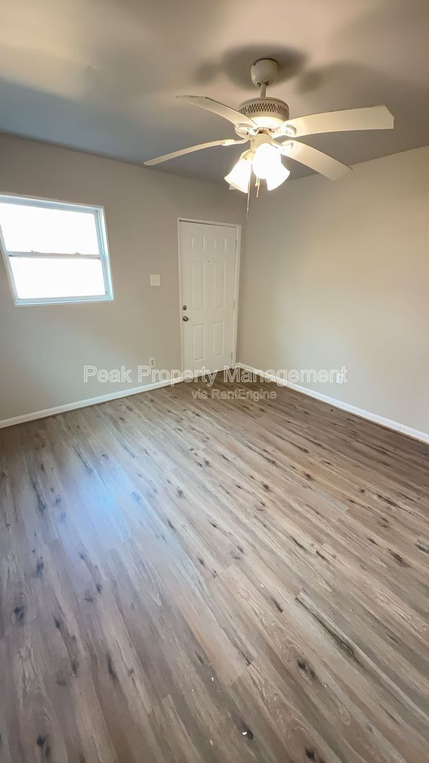 Photo - 925 N 20th St Unit B