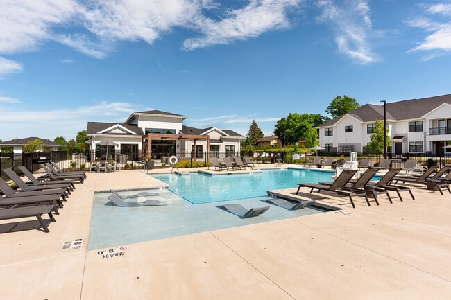 Seasons at Franklin Resort Style Pool