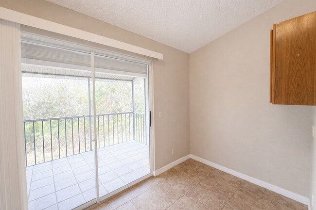 Photo - 2/2 In Hunter's Reserve (Oviedo)  / Water Included Unit 201