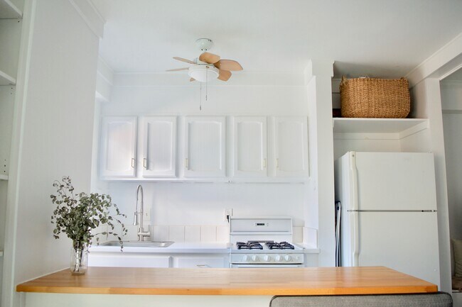 Photo - 2130 N St NW Unidad 207 Rental