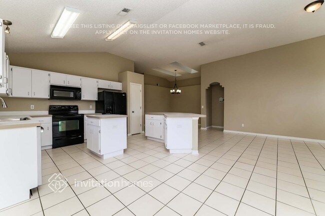 Photo - 5902 Azure Dr