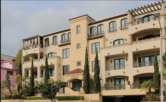 Building Photo - 1414 S Beverly Glen Blvd Unit 204 Rental