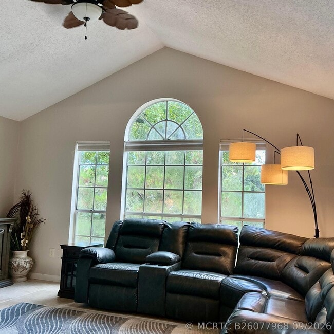 1125 Crystal Way Unit B