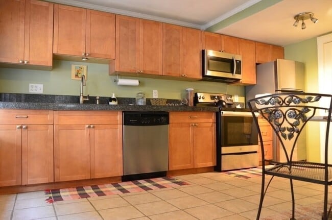 Photo - 14 Essex St Unit 14