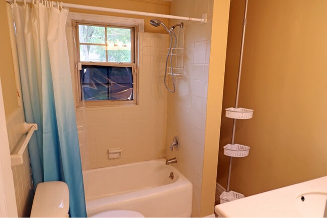 Photo - 1045 Ontario St